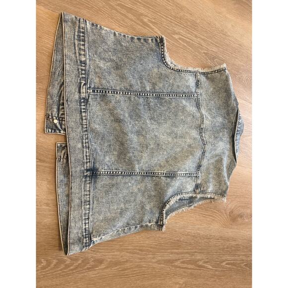 LOGO Lori Goldstein Vest Womens 10 Light Wash Denim Blue Jean Fringe Edges Plus - Picture 7 of 7